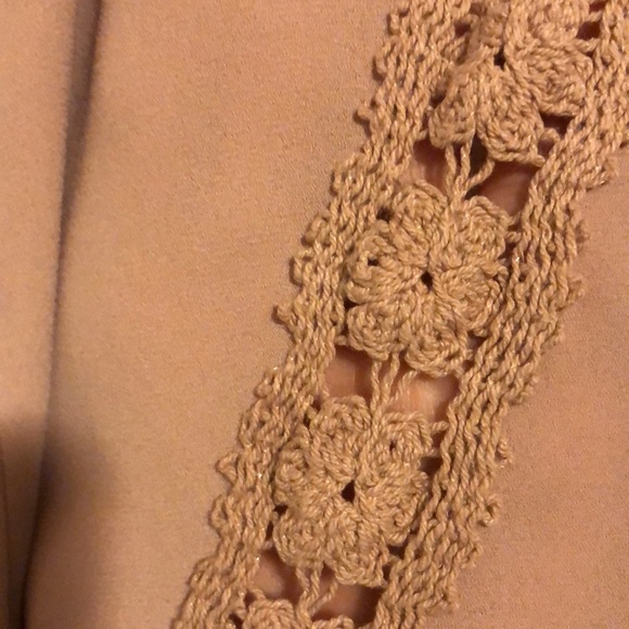 Flowy beige top - Picture 3 of 4